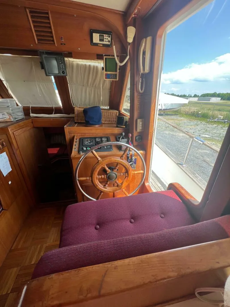 Slide: The Image of Hershine Newburyport 1987 - 3855298