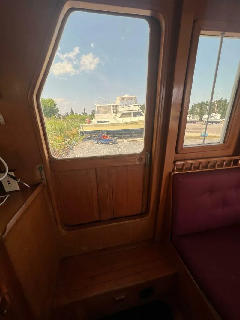 Slide: The Image of Hershine Newburyport 1987 - 3855295