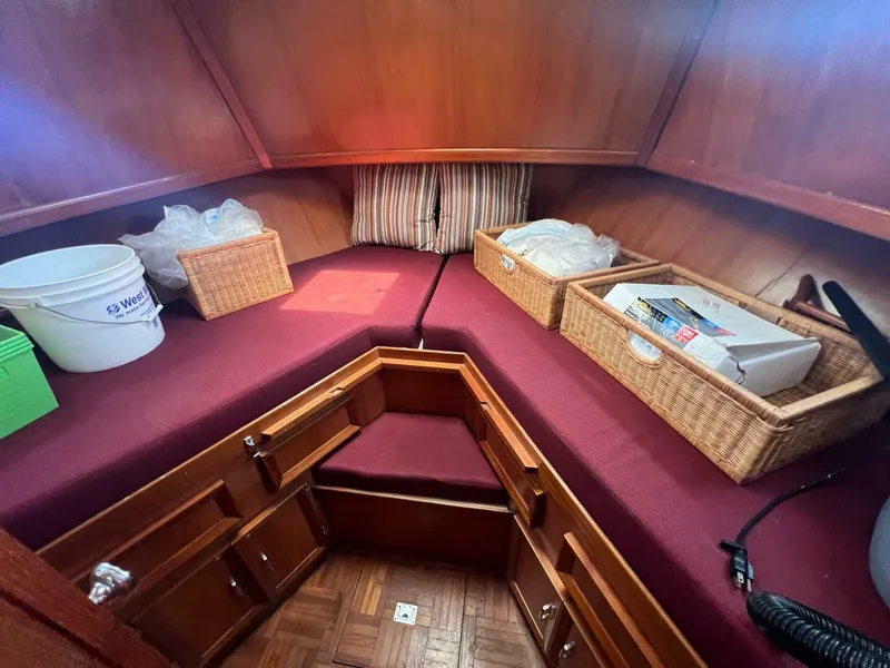 Slide: The Image of Hershine Newburyport 1987 - 3855302