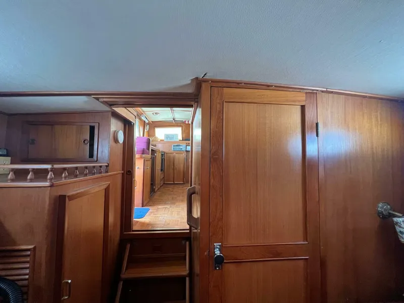 Slide: The Image of Hershine Newburyport 1987 - 3855307