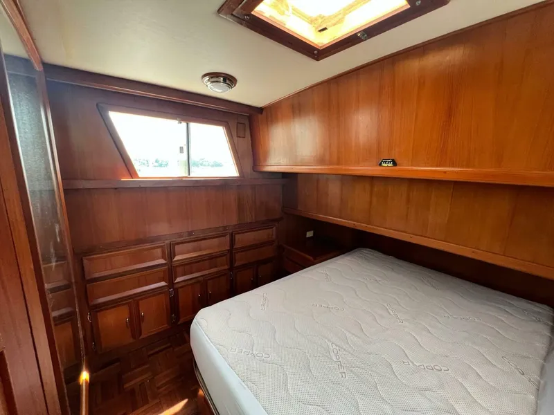 Slide: The Image of Hershine Newburyport 1987 - 3855318