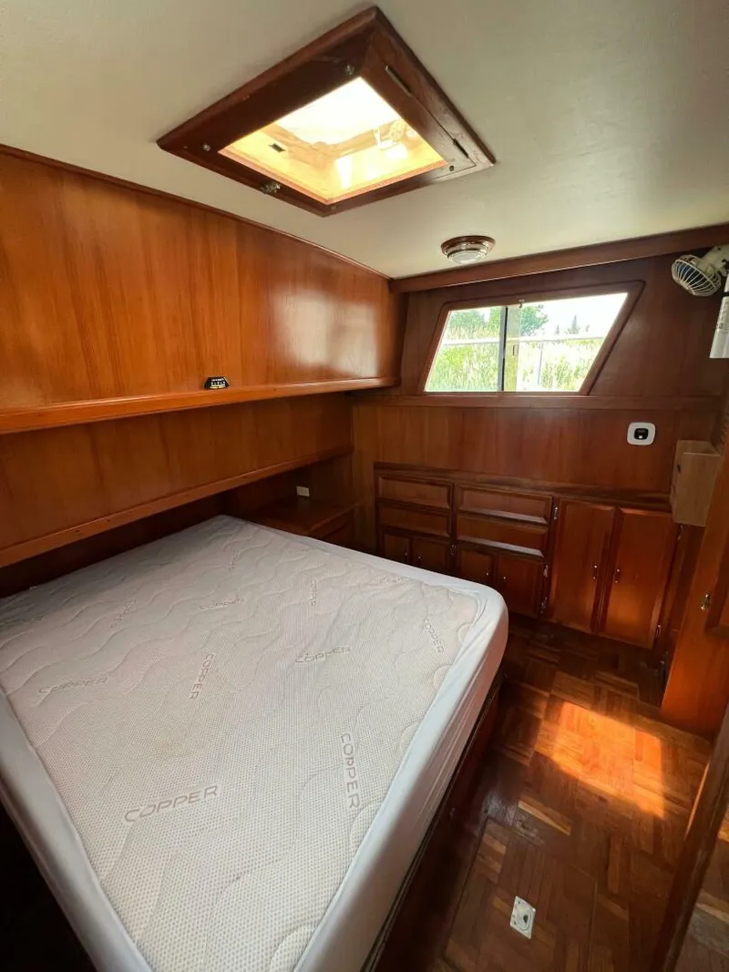 Slide: The Image of Hershine Newburyport 1987 - 3855320