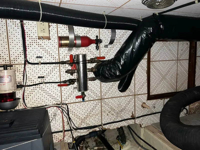 Slide: The Image of Hershine Newburyport 1987 - 3855326