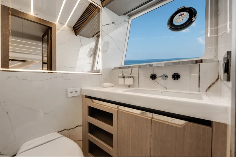 Slide: The Image of Galeon 800 FLY 2024 - 3898094