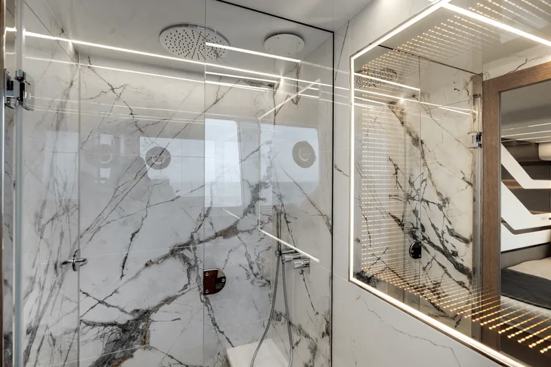 Slide: The Image of Galeon 800 FLY 2024 - 3898095