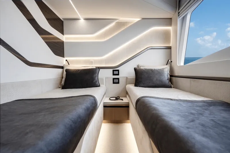 Slide: The Image of Galeon 800 FLY 2024 - 3898096