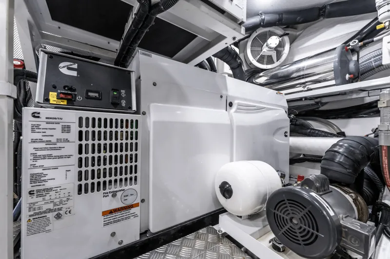 Slide: The Image of Galeon 800 FLY 2024 - 3898150