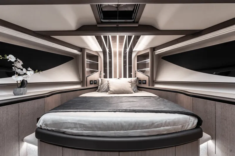 Slide: The Image of Galeon 800 FLY 2024 - 3898154