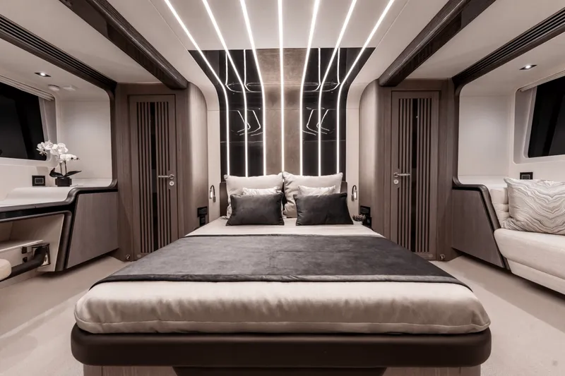 Slide: The Image of Galeon 800 FLY 2024 - 3898156