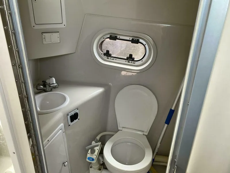 Slide: The Image of Four Winns 268 Vista 2002 - 3860236