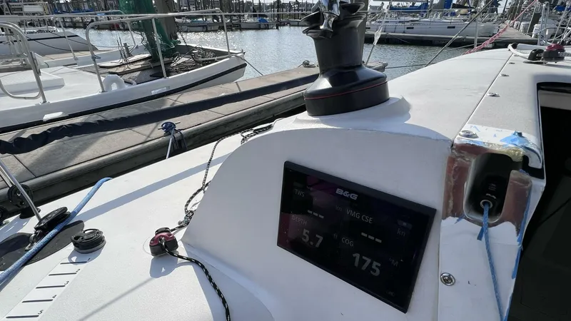 Slide: The Image of Port / Halyard Winch - B&G 7 Inch Instruments - 3864489