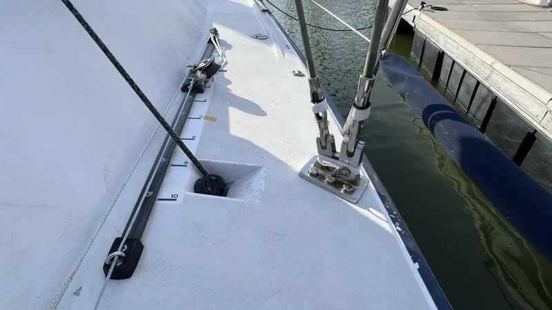 Slide: The Image of Starboard / Head Sail Track and Towable jib Cart - 3864493