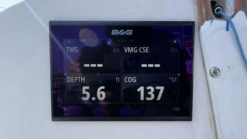 Slide: The Image of B&G Vulcan 9 Port - 3864509