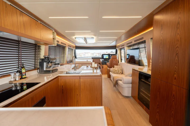 Slide: The Image of Greenline 58 Fly Hybrid 2025 - 4504016