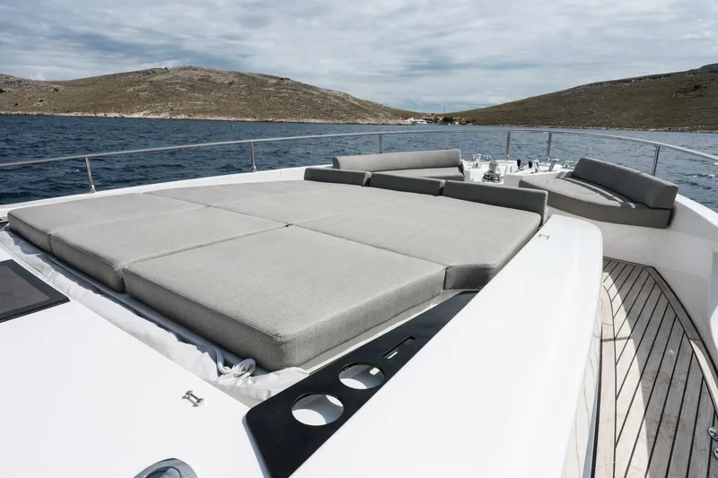 Slide: The Image of Greenline 58 Fly Hybrid 2025 - 4504026