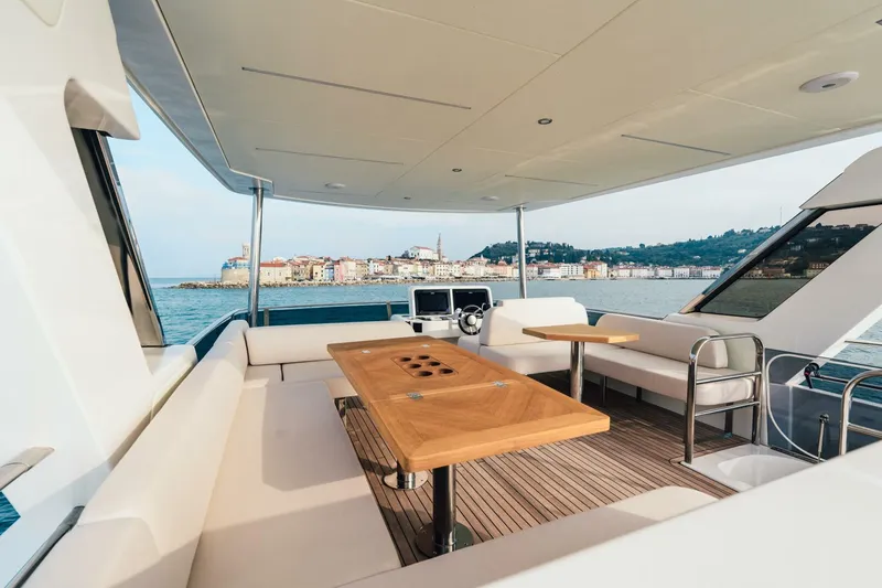 Slide: The Image of Greenline 58 Fly Hybrid 2025 - 4504033