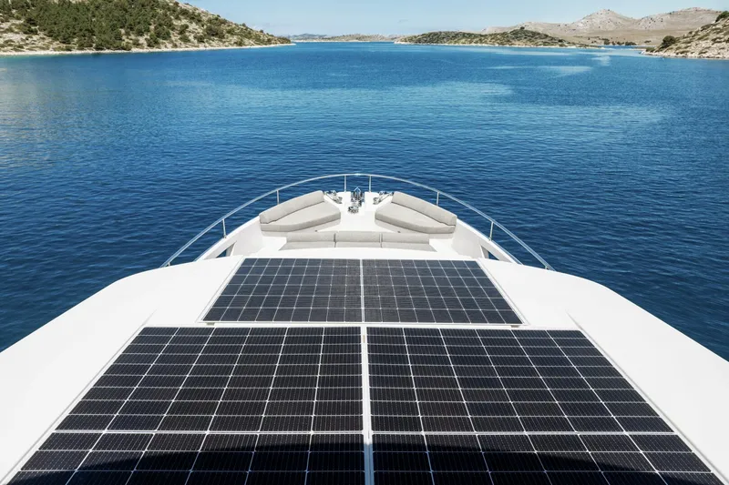 Slide: The Image of Greenline 58 Fly Hybrid 2025 - 4504043