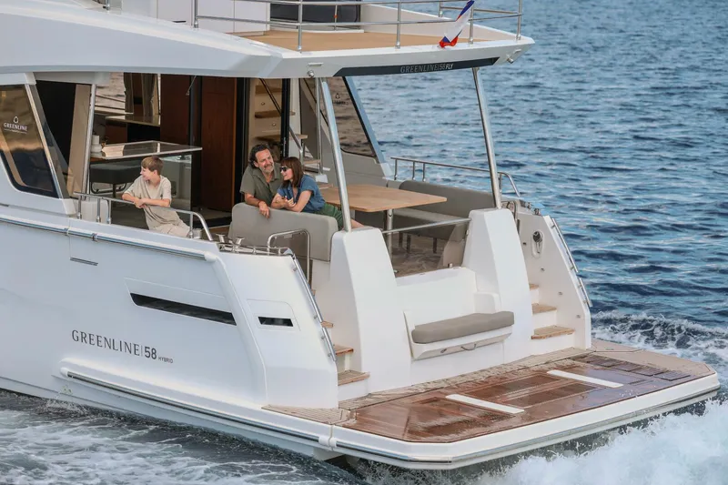 Slide: The Image of Greenline 58 Fly Hybrid 2025 - 4504096