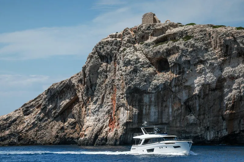 Slide: The Image of Greenline 58 Fly Hybrid 2025 - 4503985