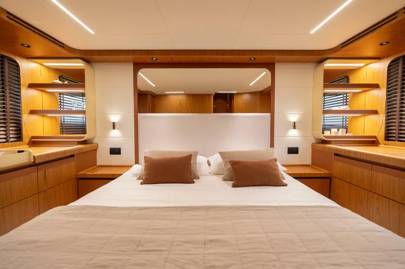 Slide: The Image of Greenline 58 Fly Hybrid 2027 - 4504053