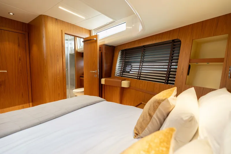 Slide: The Image of Greenline 58 Fly Hybrid 2027 - 4504058