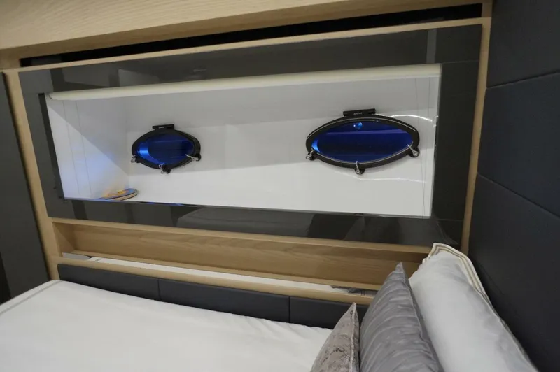 Slide: The Image of Pershing 70 2016 - 3867371