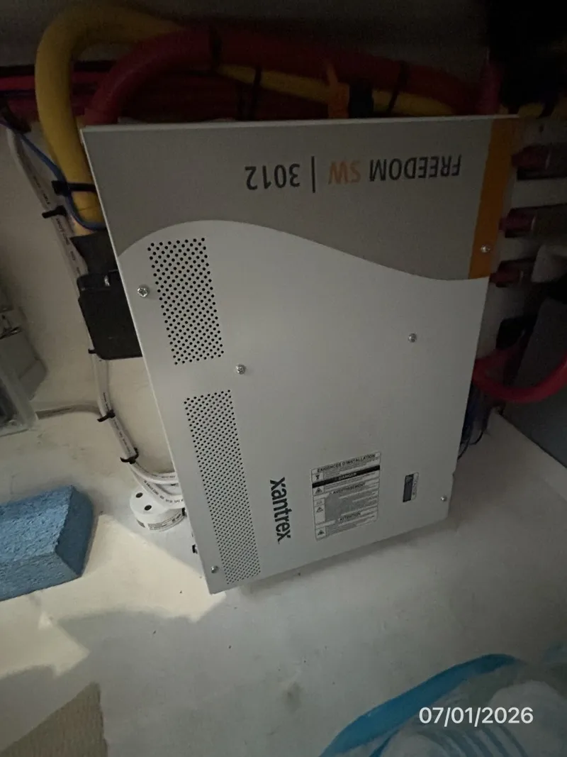 Slide: The Image of 35' Great Harbour inverter - 6751281