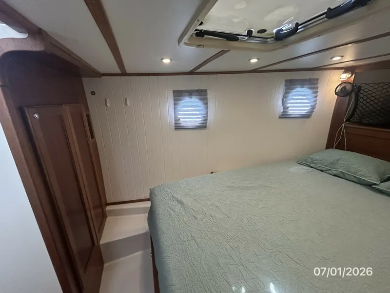 Slide: The Image of 35' Great Harbour stateroom port - 6751298