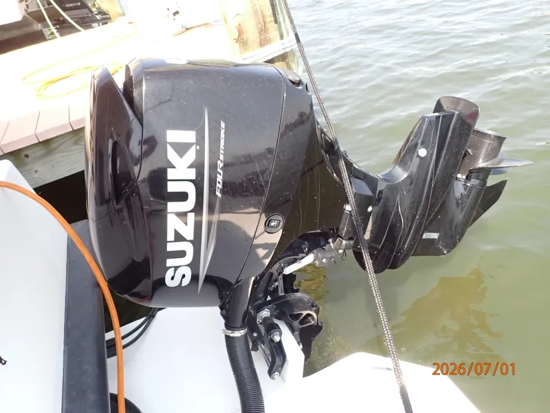Slide: The Image of 35' Great Harbour starboard outboard - 6751300