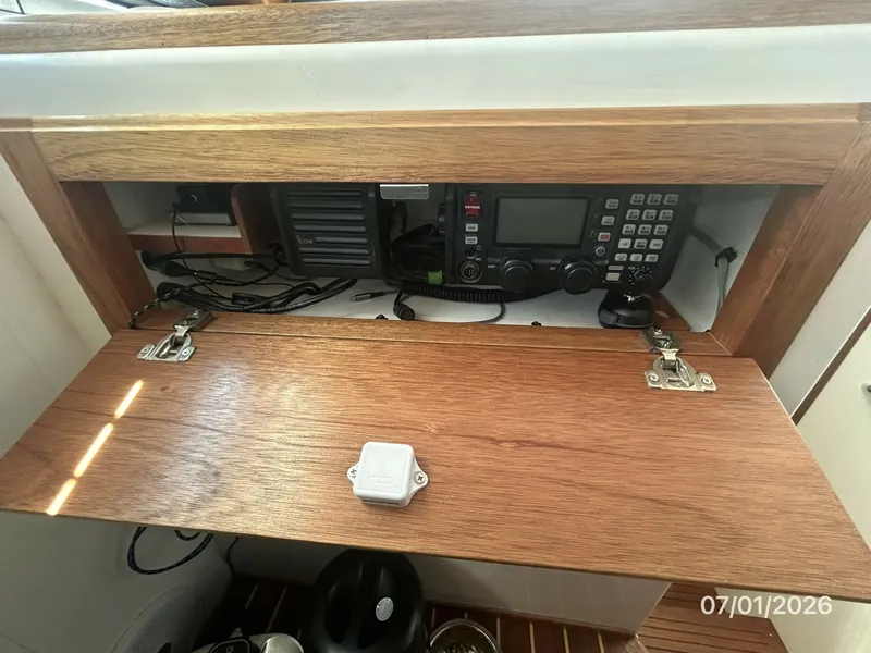Slide: The Image of 35' Great Harbour helm SSB - 6751295