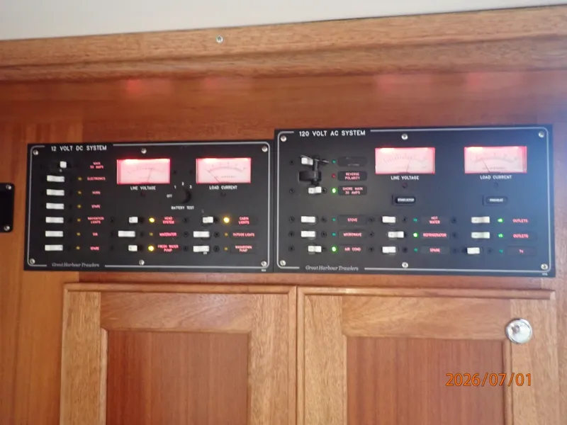 Slide: The Image of 35' Great Harbour electrical panels - 6751270