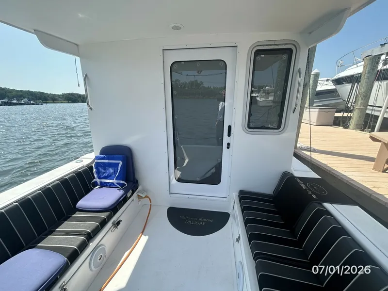 Slide: The Image of 35' Great Harbour aftdeck forward - 6751262