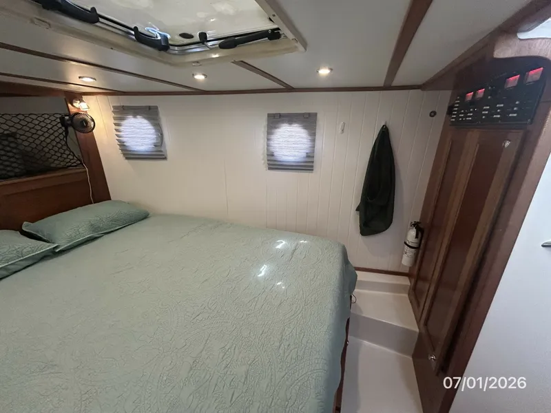 Slide: The Image of 35' Great Harbour stateroom starboard - 6751299