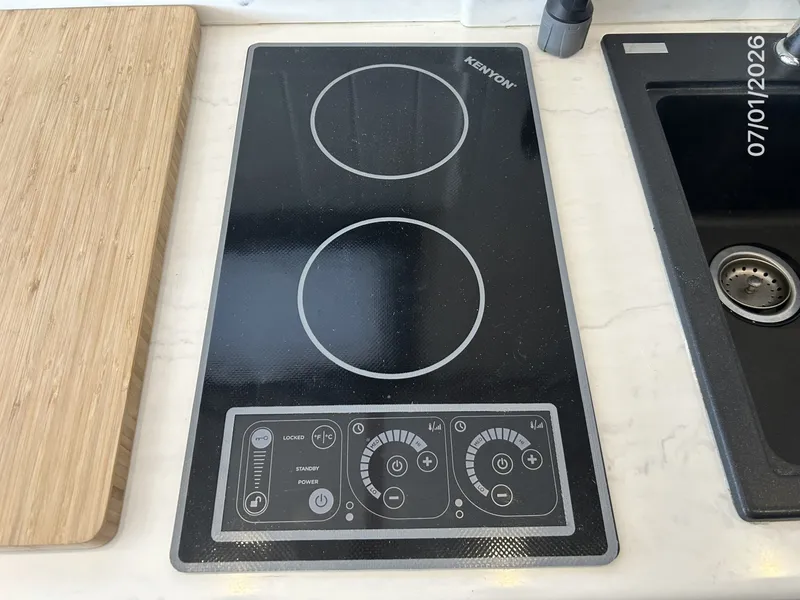 Slide: The Image of 35' Great Harbour galley cooktop - 6751272