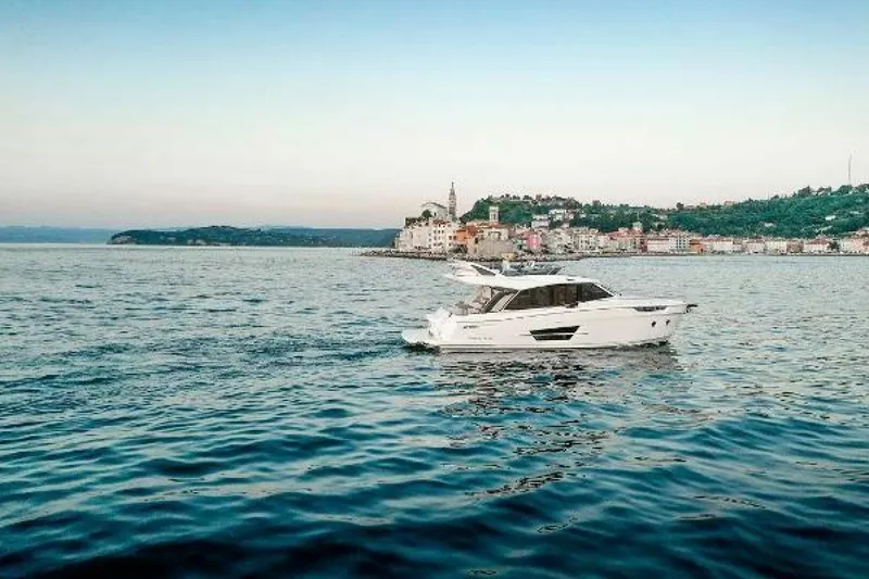 Slide: The Image of Greenline 45 Fly 2025 - 3870685