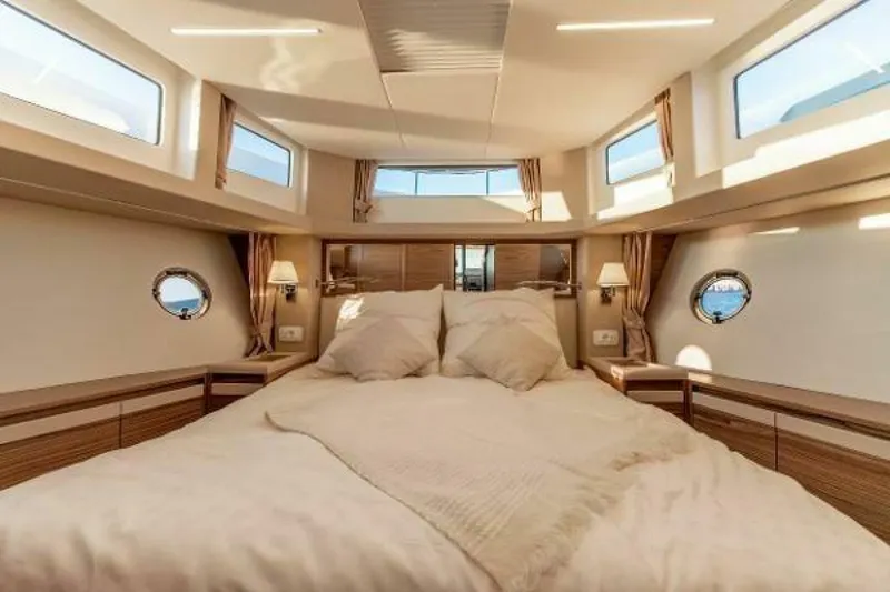 Slide: The Image of Greenline 45 Fly 2025 - 3870720