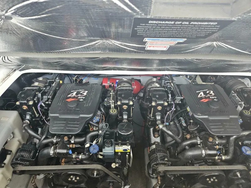 Slide: The Image of Sea Ray 28 2004 - 3871598