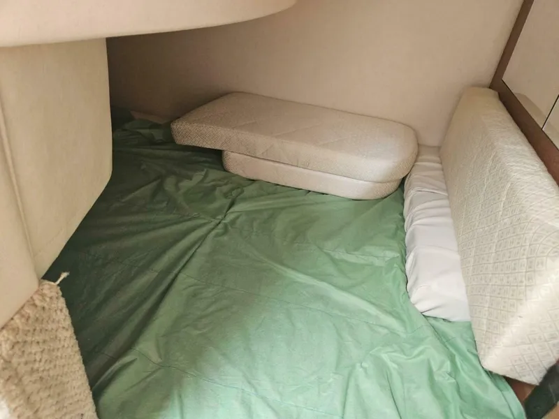 Slide: The Image of Sea Ray 28 2004 - 3871585