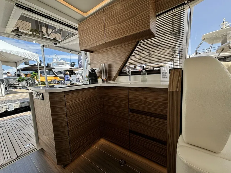 Slide: The Image of Greenline 39 Hybrid 2024 - 4289495