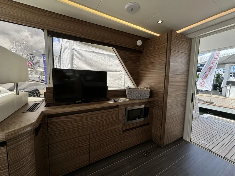 Slide: The Image of Greenline 39 Hybrid 2024 - 4289497