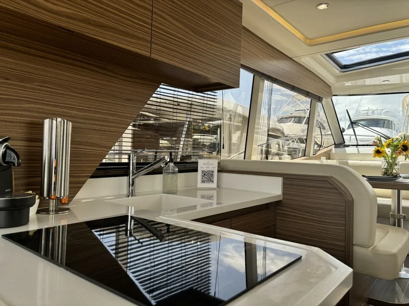 Slide: The Image of Greenline 39 Hybrid 2024 - 4289498