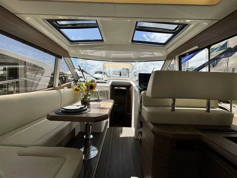 Slide: The Image of Greenline 39 Hybrid 2024 - 4289503