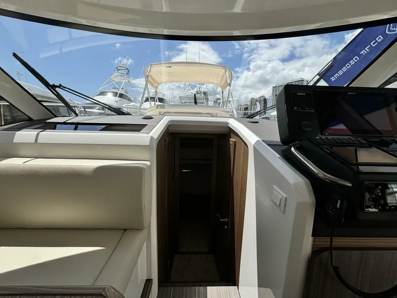 Slide: The Image of Greenline 39 Hybrid 2024 - 4289507