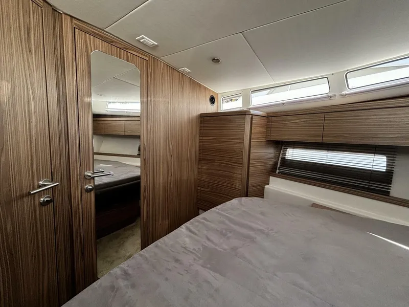 Slide: The Image of Greenline 39 Hybrid 2024 - 4289509