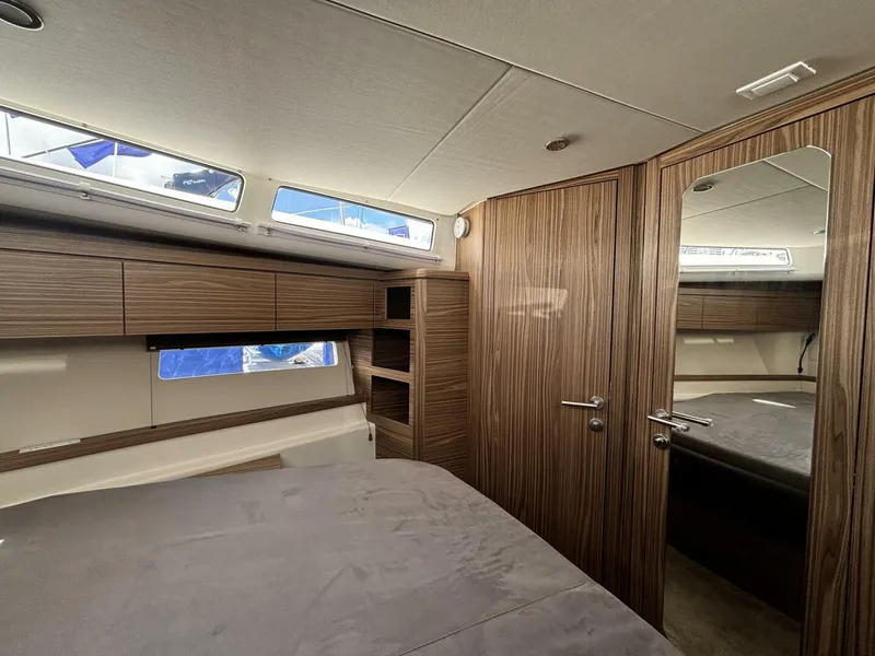 Slide: The Image of Greenline 39 Hybrid 2024 - 4289510