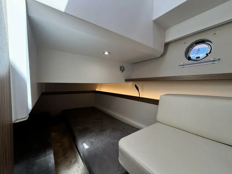 Slide: The Image of Greenline 39 Hybrid 2024 - 4289511