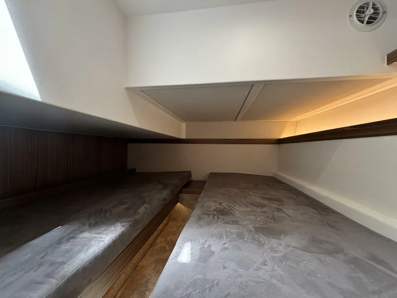 Slide: The Image of Greenline 39 Hybrid 2024 - 4289512