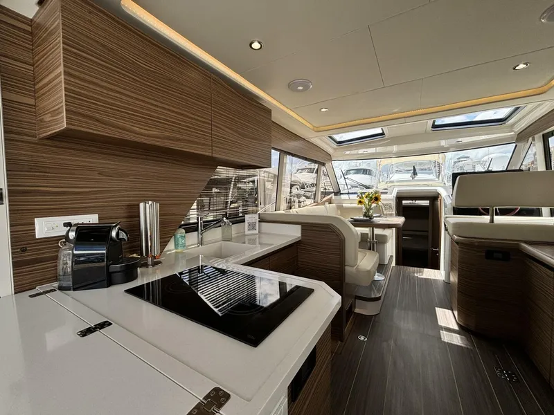 Slide: The Image of Greenline 39 Hybrid 2024 - 4289493