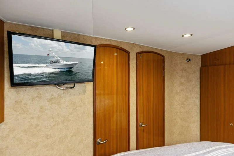 Slide: The Image of 2014 42 Viking Express Master Stateroom - 4081300