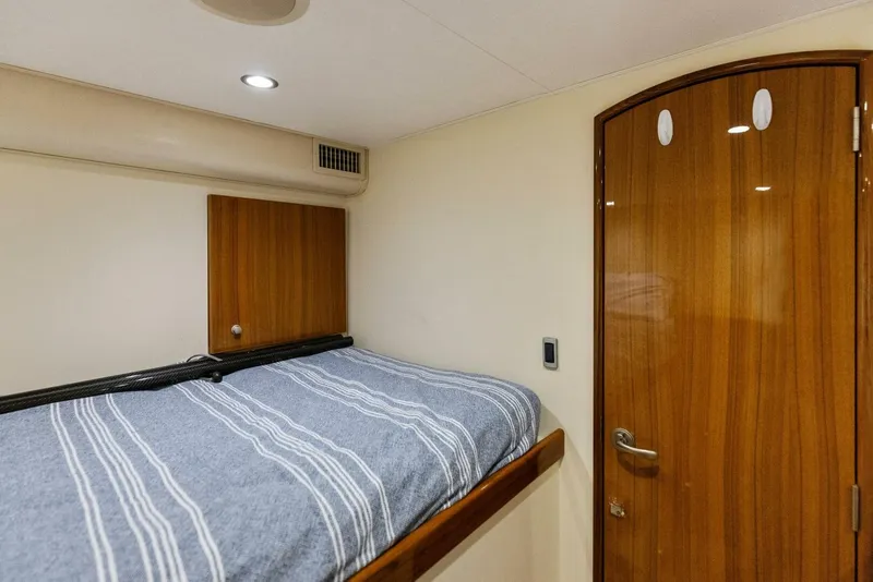 Slide: The Image of 2014 42 Viking Express - Mahirita Guest Stateroom - 4190109